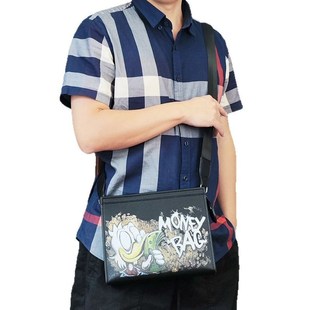 个性硬皮定型包2025新款斜跨男包手包涂鸦斜挎包男女软皮个性夹包