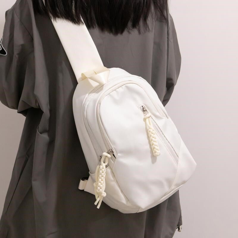 高颜值小包包2024新款休闲小胸包女孩学生斜挎包女轻便出行单肩包