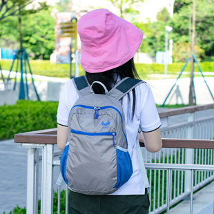 户外超轻背包旅游双肩包女2024新款时尚轻薄皮肤包折叠轻便登山包