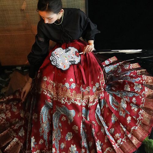 新中式马面裙2024新款女夏季红色高端改良版旗袍明制汉服半身裙子