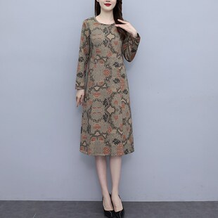 中年妈妈秋冬碎花连衣裙短款早秋小个子穿搭大码直筒遮肚子过膝裙