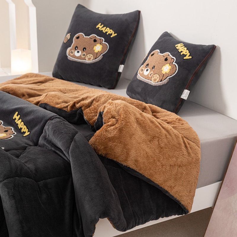 加厚冬季抱枕被子两用牛奶绒午睡枕头G被汽车载靠垫办公室空调被