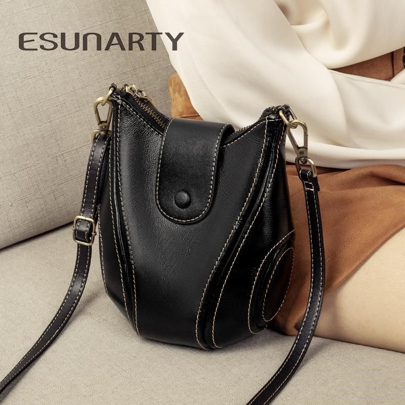 斜挎小包包女2025新款时尚百搭通勤手机小包女款高级感迷你单肩包