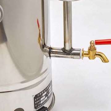 新品不锈钢电热蒸馏水器蒸馏水机蒸馏水制水器断水3L5L10L实验品