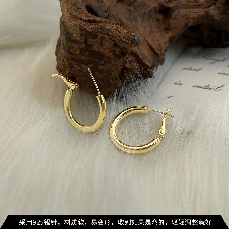 小众高货欧美高级感金属圈圈耳环女2021年新款潮小耳圈气质冷淡风