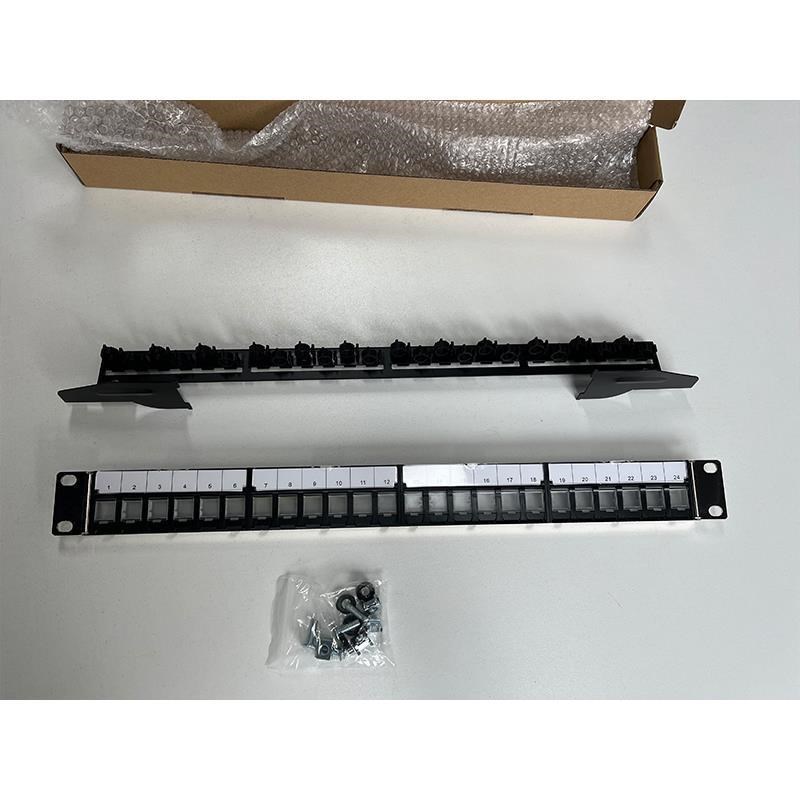 。24口空配线架自带理线夹可拆模板屏蔽模块机柜理线跳线架八类万