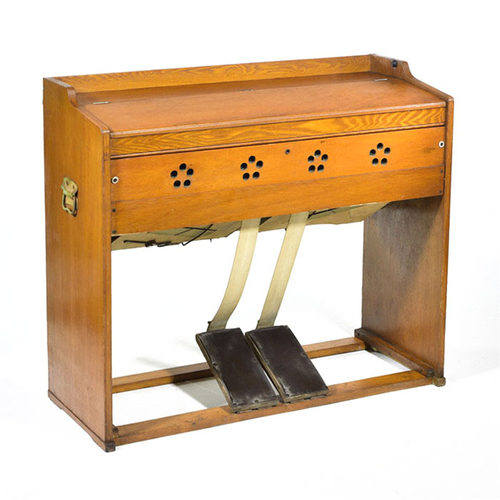 旧脚踏风琴装饰老钢琴乐器艺x术文艺摆设酒吧怀旧场所木质老式摆