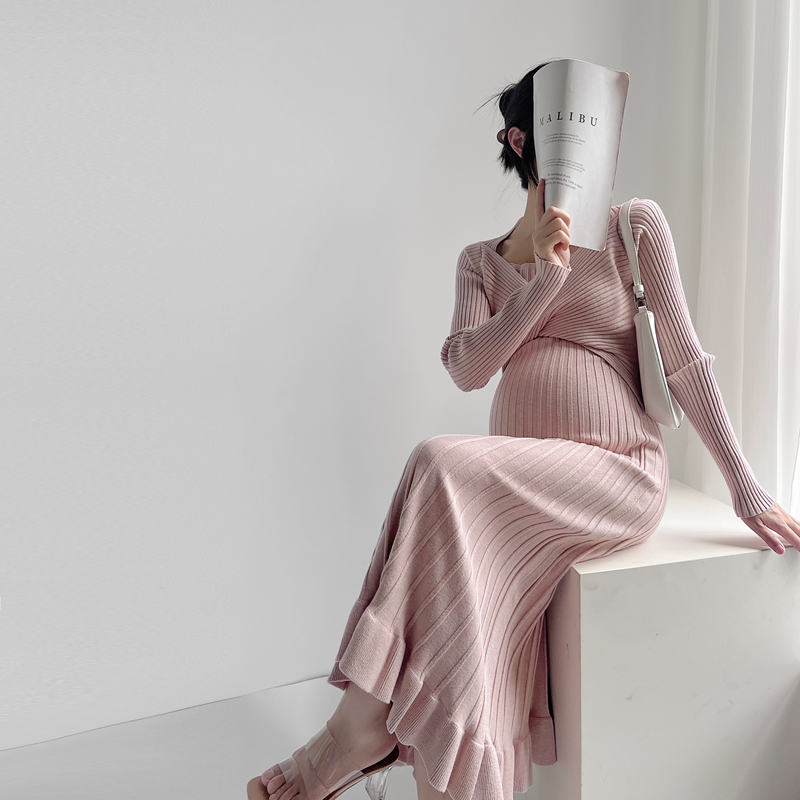 2023秋冬季孕妇裙新款韩版长袖坑条木耳边针织裙交叉领气质洋装