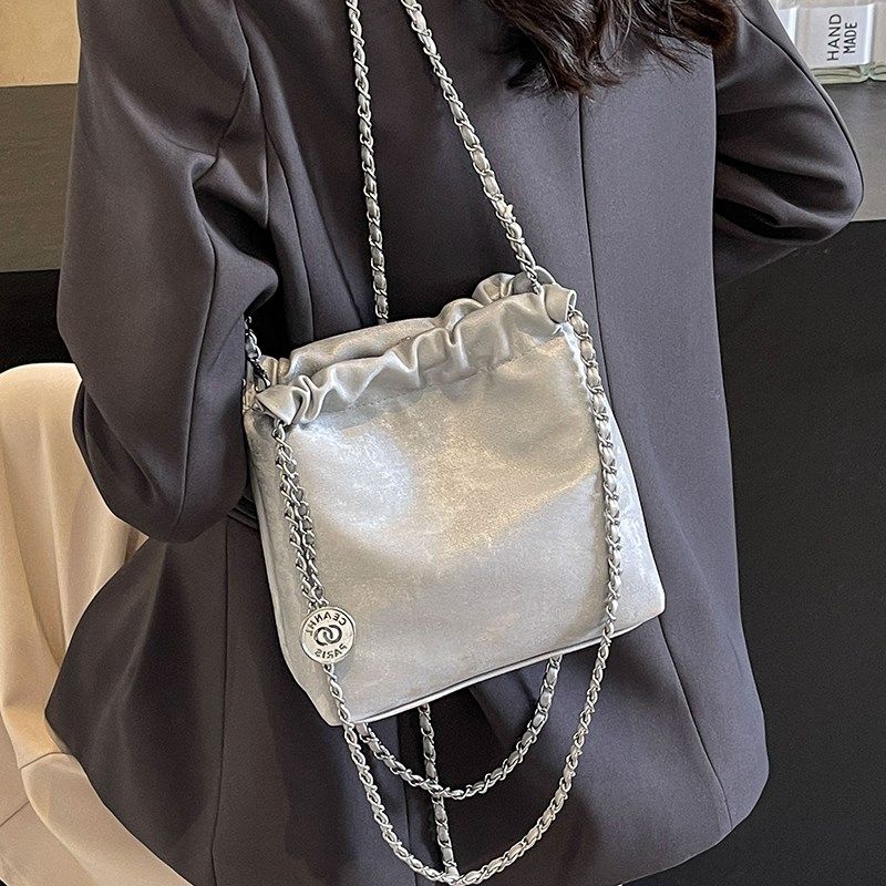 韩系小众秋冬包包女2024新款潮时尚百搭链条斜挎包单肩腋下水桶包,箱包皮具/热销女包/男包,水桶包,淘宝优惠券,粉丝福利购,淘宝优惠卷