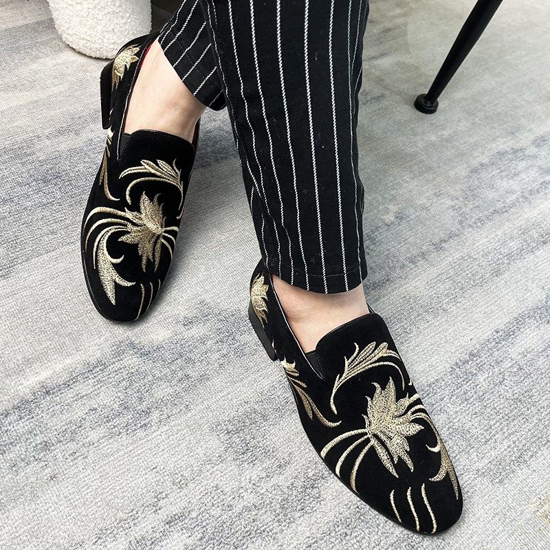 男士春夏尖头刺绣花豆豆鞋男韩版潮百搭懒人鞋发型师个性休闲皮鞋,流行男鞋,乐福鞋（豆豆鞋）,淘宝优惠券,粉丝福利购,淘宝优惠卷