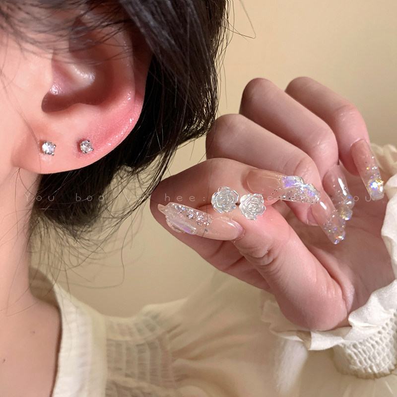 工厂销2对装!清冷气o质玫瑰花耳钉女2023新款小巧迷你耳环睡觉免