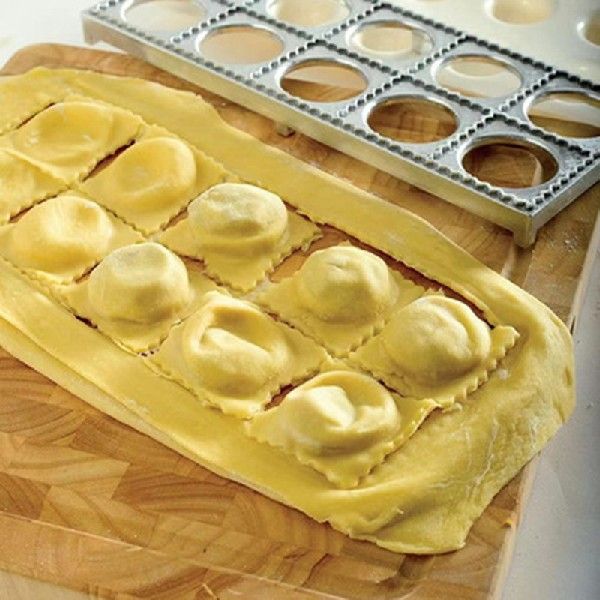 速发Italian Pasta Mold Ravioli Tray Plate Pin Square Edges