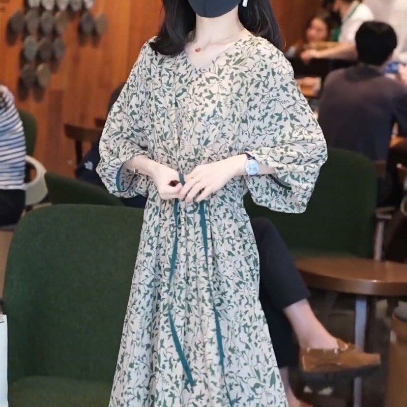 2024新款法式收腰系带长裙子遮肚子显瘦绿色T碎花连衣裙女夏