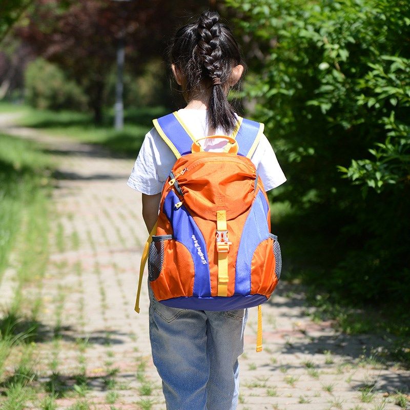 户外双肩包女新款运动登山包儿童春游小背包轻便学生休闲旅行包男