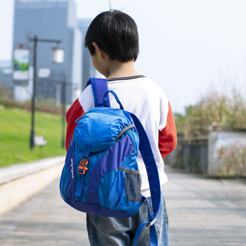 儿童旅行揹包男孩户外轻便小双肩包出游男童超轻小学生书包旅游