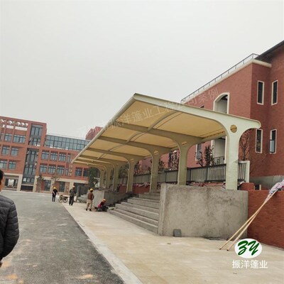 新款PTFE张拉膜膜结构看台钢构工程单挑7字膜结构遮阳棚防雨抗风