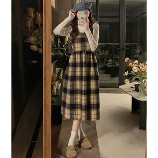 孕妇连衣裙套装中长款打底衫毛呢格子背带裙两件套2024新款秋冬女