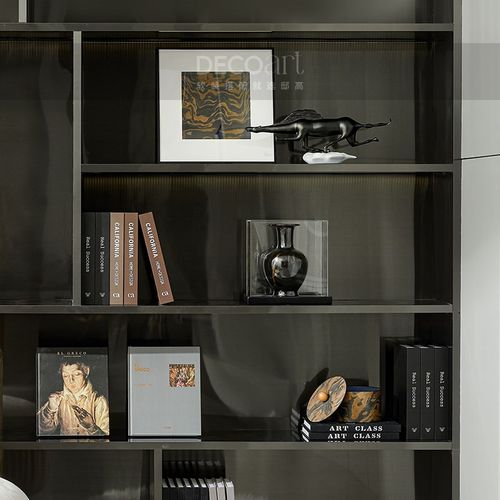 邸高样板间玄关台中古风软装搭配设计饰品盒收纳盒花瓶设计师摆件