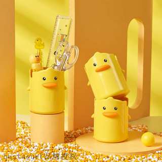 新品Cartoon cute little yellow duck student pen holder net r