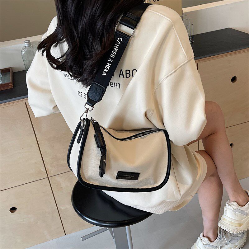 超火小包包女士2024新款宽肩带单肩包高级感小众百搭大容量斜挎包