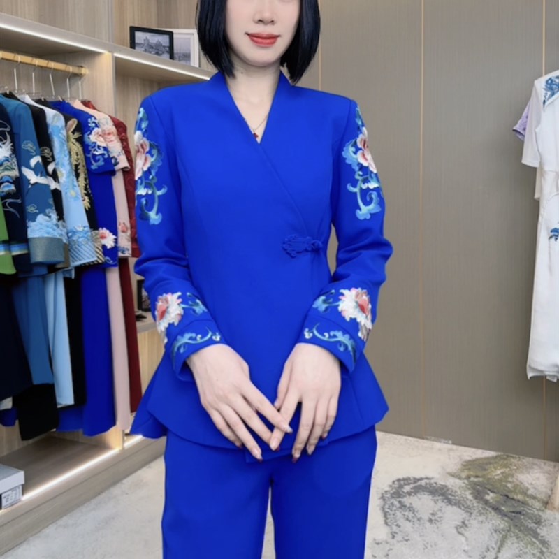 2024早秋新款新中式牡丹国风刺绣盘扣设计套装女Y25131