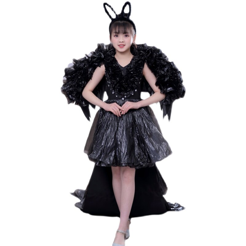 废物利用服装女孩废品制作垃圾袋环d保主题时装秀走秀衣服儿童成