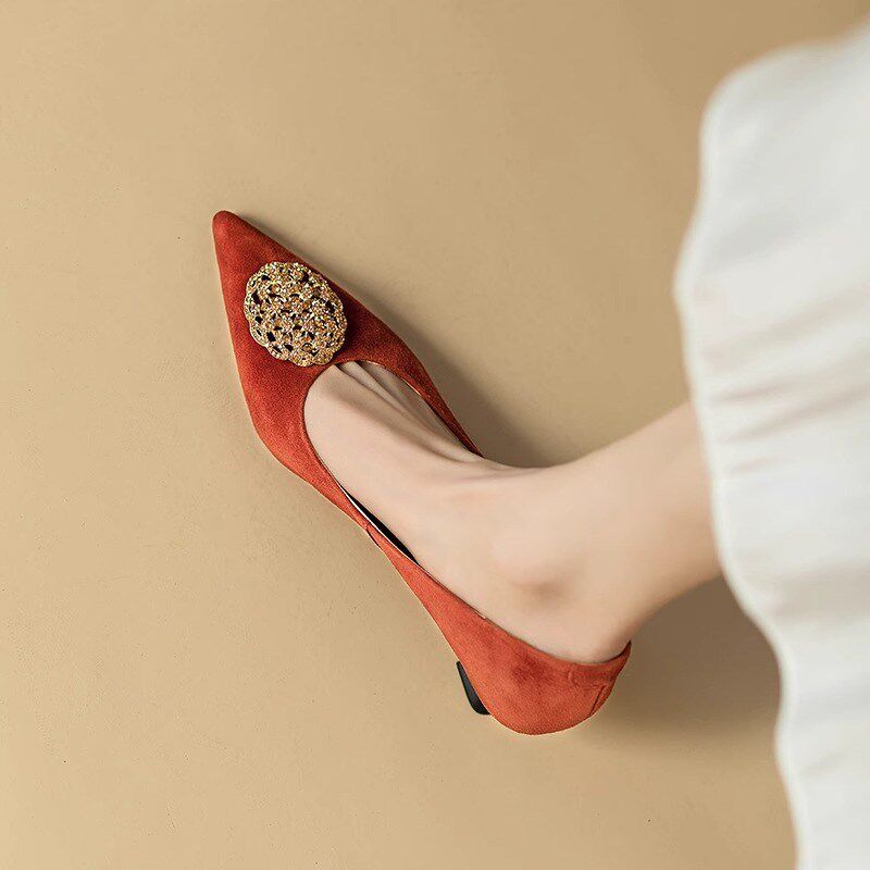 黑色低跟单鞋女2024年春夏新款百搭细跟工O作鞋绒面尖头高跟鞋