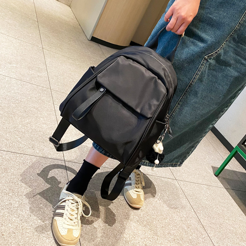2023新款双肩小背包女高级感牛津布轻便旅行包潮女外出百搭休闲包