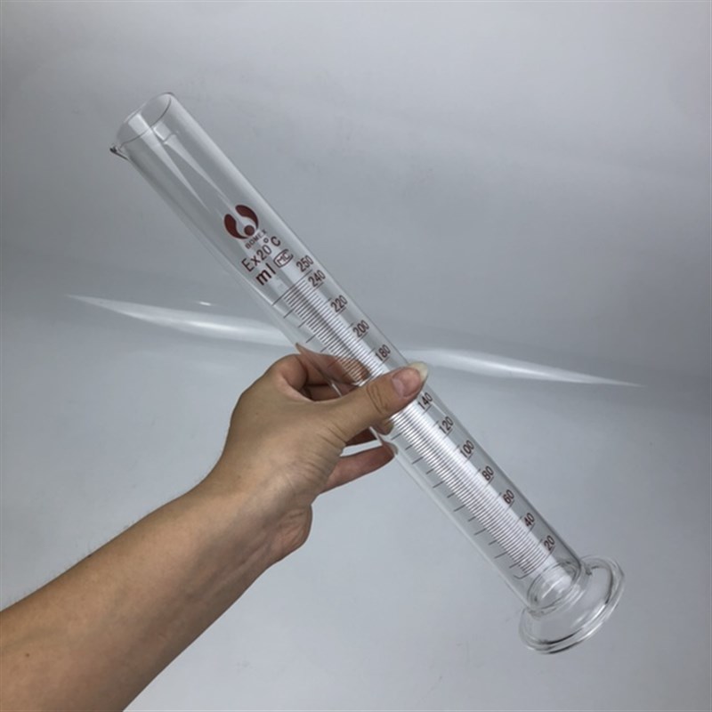 包邮玻璃量筒量器250ml分度2ml量岀式量杯
