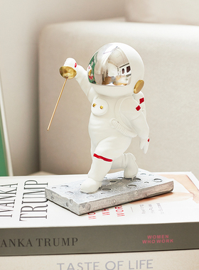 创意潮玩太空人击剑手办宇航员人偶桌面摆件书桌装饰品送男生礼物
