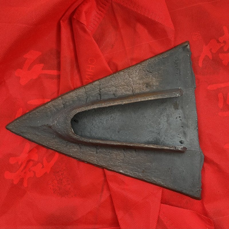 老式犁头犁尖耕地机建房下地基基建民俗品老物件70年代生铁老犁铧