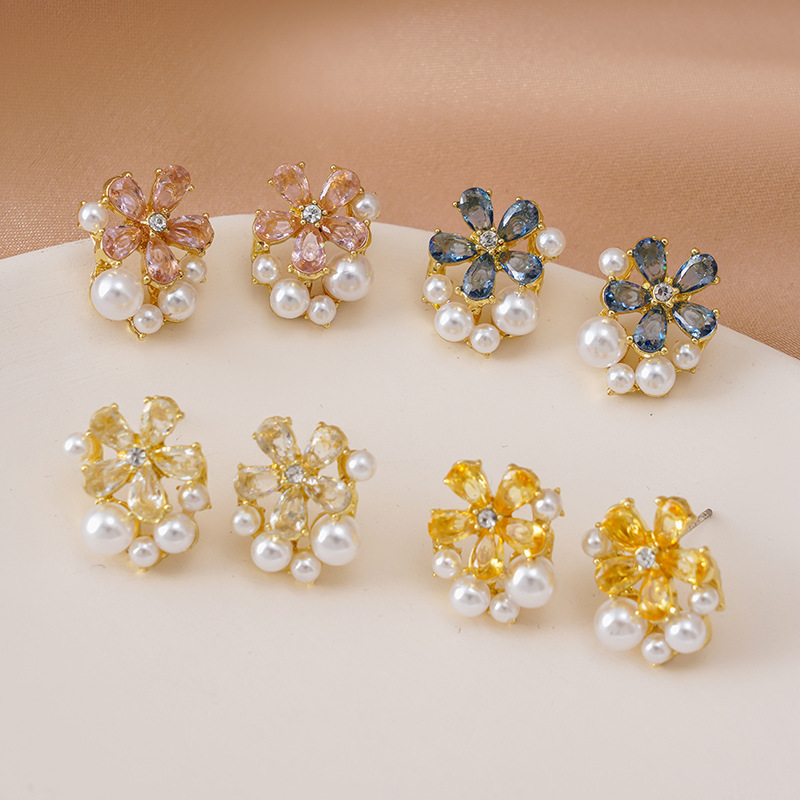 新品New Fashion Summer Pearl Flower Modelling Stud Earrings