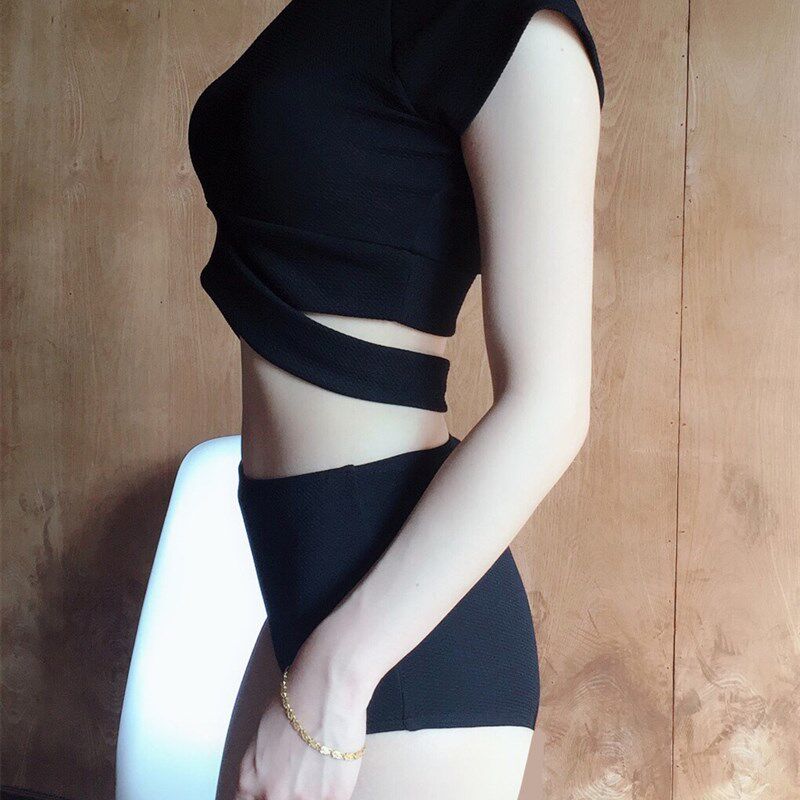 2021年新款黑色小胸聚拢保守分体式两件套遮肚显瘦温泉泳衣女时尚