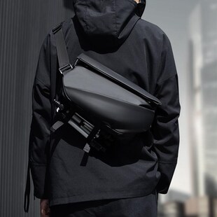 斜挎包男大容量机能胸包男款斜跨运动背包秋冬挎包男士骑行腰包BL