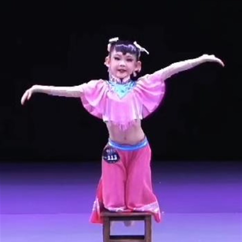 六一儿童古典舞钱鼓舞蹈服装演出服扇子舞台装表演服民族风打鼓服