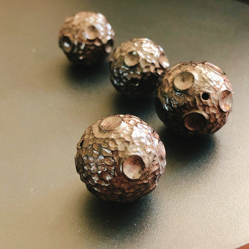 小众高货黑檀木手工雕刻陨石坑纹星球圆散珠DIY文玩佛珠手串项链