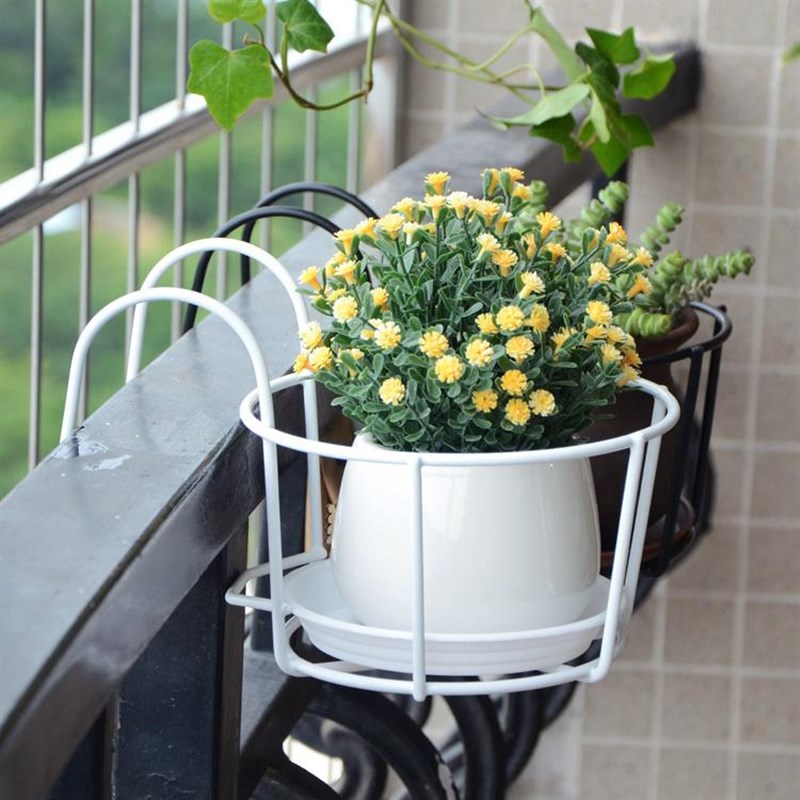 阳台花架室外花架悬挂铁艺窗户防盗网上的丝圈圆花盆架墙壁露阳台