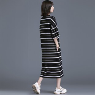 黑白条纹连衣裙女2021新款夏季宽松过膝中长款t恤裙女装长裙显瘦