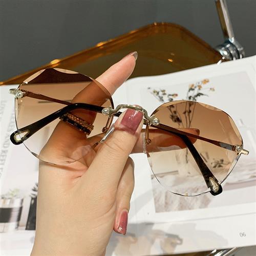 网红Classic Rimless Round Sunglasses For Women  Sexy Gradien