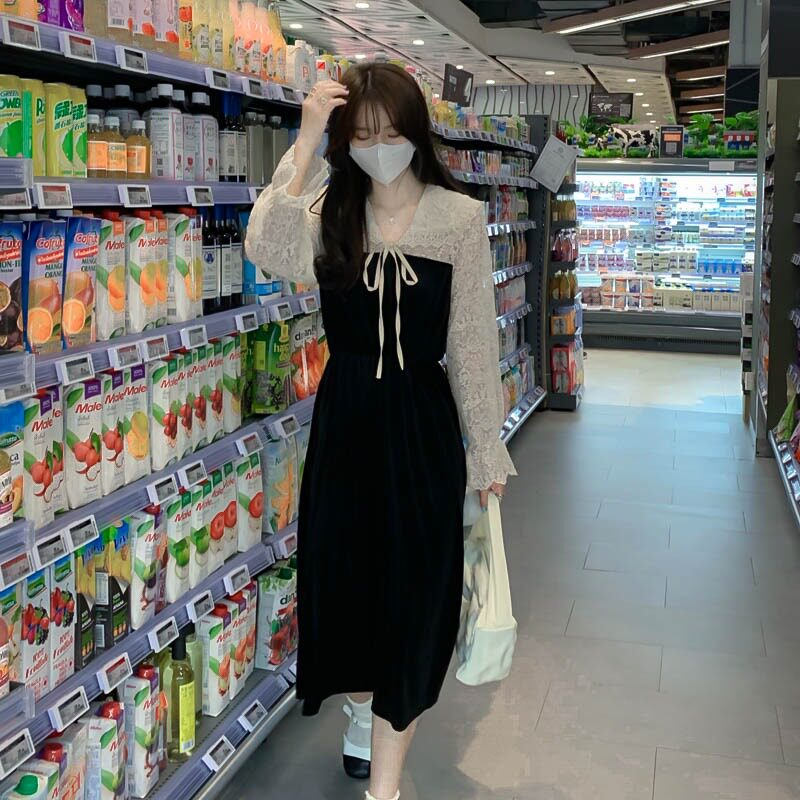 春季新款设计感娃娃领假两件蕾丝拼接丝绒连衣裙法式茶歇长裙子女