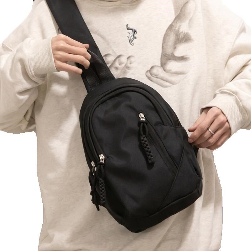 高颜值小包包2024新款休闲小胸包女孩学生斜挎包女轻便出行单肩包