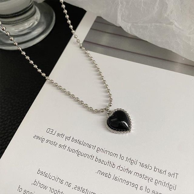 推荐.Kpop Black Heart Necklace French Metal Love Clavicle Ch