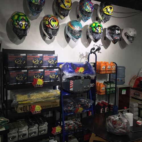 头盔架骑行服展示架展架螺丝固定上墙加厚展架摩托店头盔架家用帽