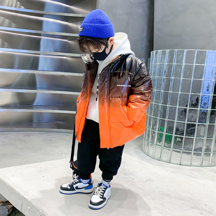 男童冬装渐层色红色炸街羽绒服2023新款儿童洋派男孩免洗外套潮牌