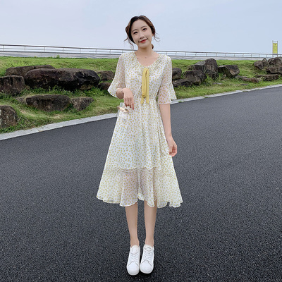 白色超仙波点g碎花雪纺连衣裙2021新款夏季收腰显瘦气质a字裙子女