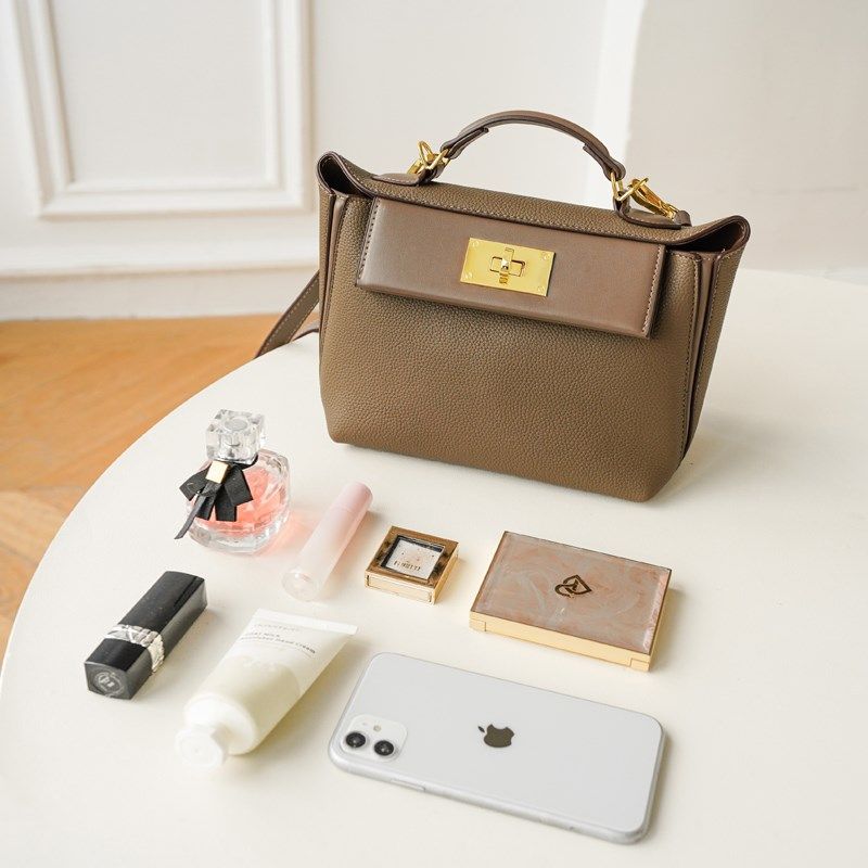 小众设计包包女2024新款高级质感通勤包大容量手提单肩斜挎包,箱包皮具/热销女包/男包,小方包,淘宝优惠券,粉丝福利购,淘宝优惠卷