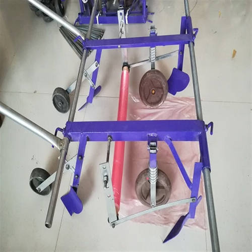 厂家铺地膜c机地膜覆盖机铺膜机小型手拉覆膜机农用铺膜机可调节