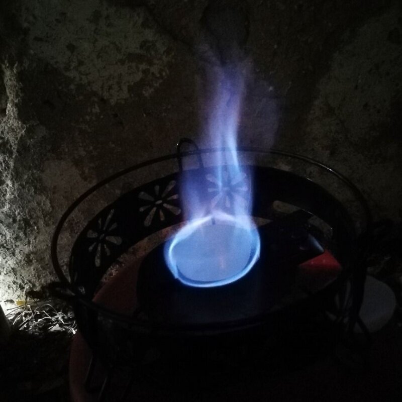 现货酒精块固体耐烧燃料家用火锅干锅固态酒精Q蜡块点碳烧烤点火