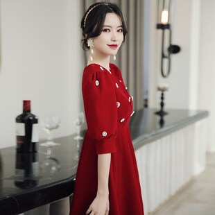 孕妇敬酒服新娘酒红色丝r绒结婚订婚回门礼服连衣裙大码遮肚子冬