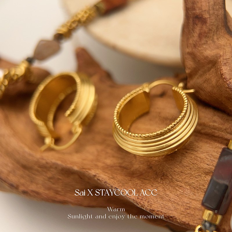 意法式极简复古金色圆圈女士耳环简约大气时髦耳钉高级感耳圈